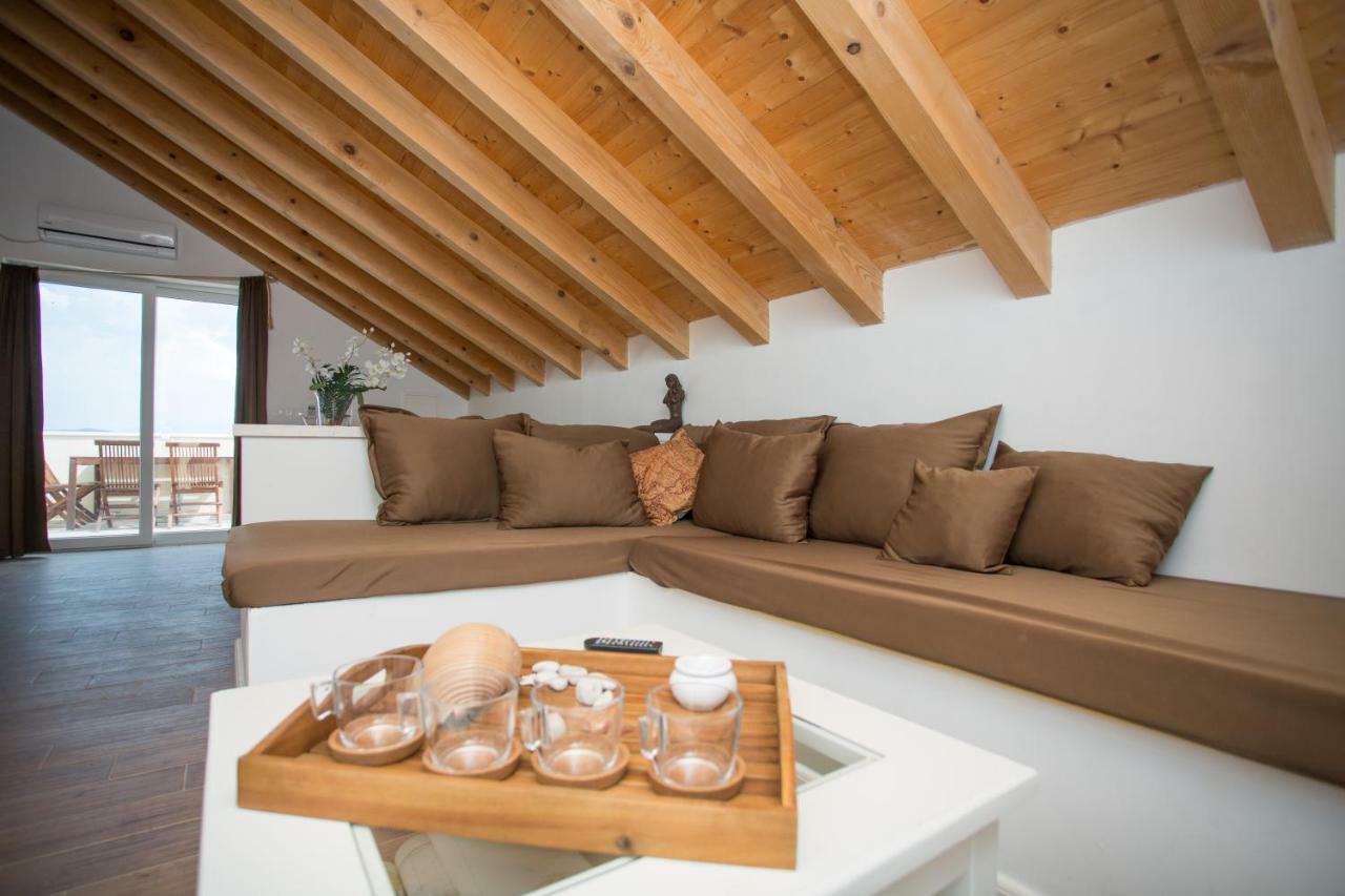 Captain'S Attic Račišće Dış mekan fotoğraf